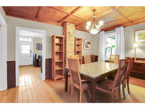 28 Johnson Street, Niagara-On-The-Lake, ON - Indoor Photo Showing Dining Room