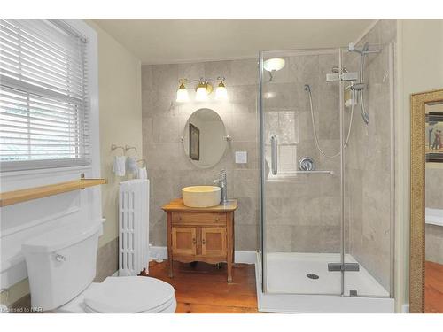 28 Johnson Street, Niagara-On-The-Lake, ON - Indoor Photo Showing Bathroom