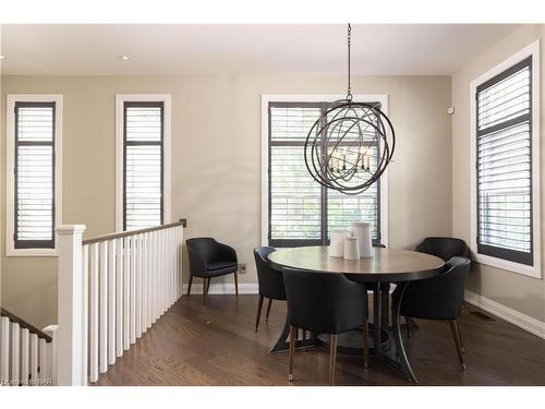 8-2 Black Walnut Common, St. Catharines, ON - Indoor Photo Showing Dining Room