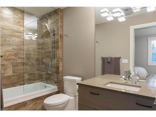 8-2 Black Walnut Common, St. Catharines, ON - Indoor Photo Showing Bathroom