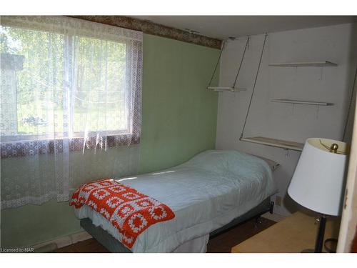 519 Buffalo Road, Fort Erie, ON - Indoor Photo Showing Bedroom