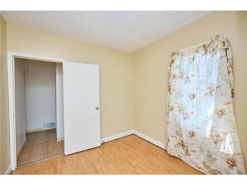 6602 Barker Street, Niagara Falls, ON - Indoor Photo Showing Other Room