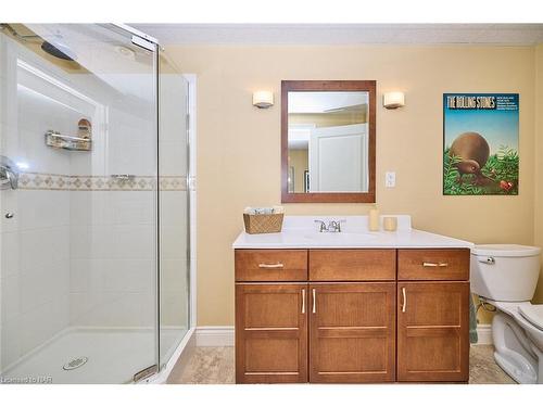 655 Albert Street, Fort Erie, ON - Indoor Photo Showing Bathroom