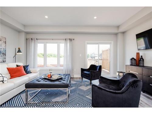 3635 Hibbard Street, Ridgeway, ON - Indoor Photo Showing Living Room