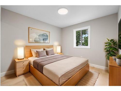 1 Thornton Street, St. Catharines, ON - Indoor Photo Showing Bedroom