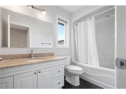 1 Thornton Street, St. Catharines, ON - Indoor Photo Showing Bathroom