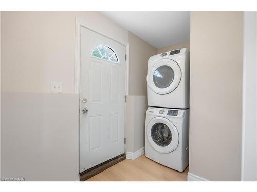 1 Thornton Street, St. Catharines, ON - Indoor Photo Showing Laundry Room