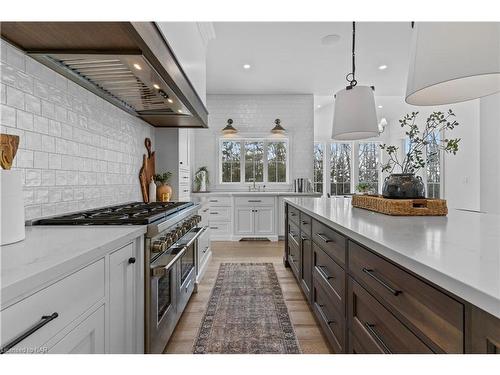 338 Hwy 20 W, Fenwick, ON - Indoor Photo Showing Kitchen With Upgraded Kitchen