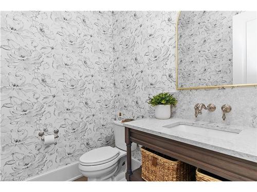 338 Hwy 20 W, Fenwick, ON - Indoor Photo Showing Bathroom