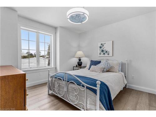 338 Hwy 20 W, Fenwick, ON - Indoor Photo Showing Bedroom