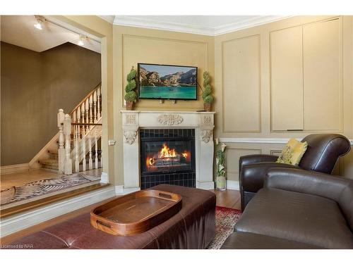 7-6910 Kalar Road, Niagara Falls, ON - Indoor With Fireplace