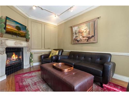 7-6910 Kalar Road, Niagara Falls, ON - Indoor Photo Showing Living Room With Fireplace