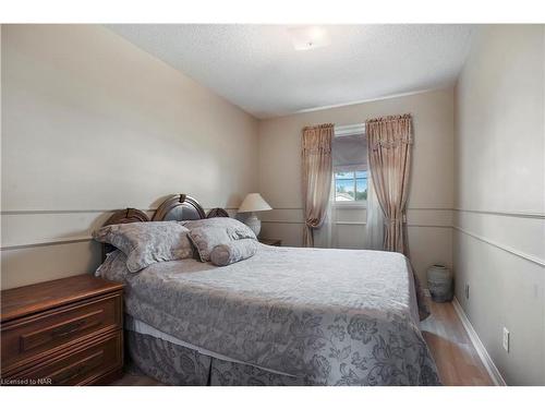 7-6910 Kalar Road, Niagara Falls, ON - Indoor Photo Showing Bedroom