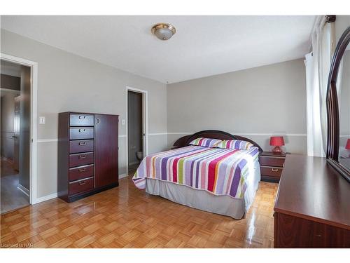 7-6910 Kalar Road, Niagara Falls, ON - Indoor Photo Showing Bedroom