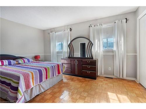 7-6910 Kalar Road, Niagara Falls, ON - Indoor Photo Showing Bedroom