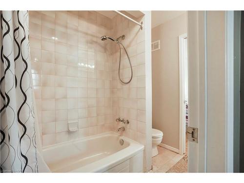 7-6910 Kalar Road, Niagara Falls, ON - Indoor Photo Showing Bathroom