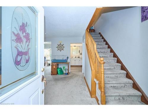 17 Exeter Drive, St. Catharines, ON - Indoor Photo Showing Other Room