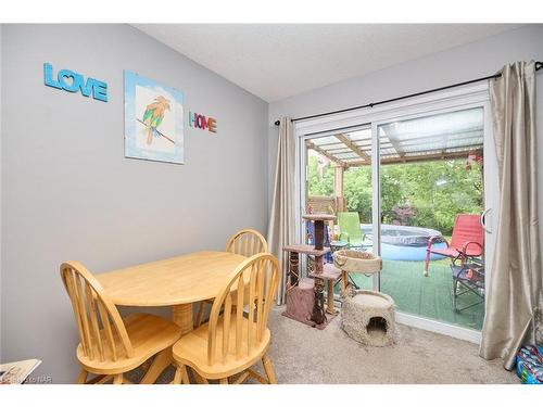 17 Exeter Drive, St. Catharines, ON - Indoor Photo Showing Dining Room