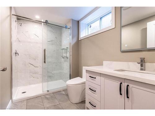 8 Berkshire Drive, St. Catharines, ON - Indoor Photo Showing Bathroom