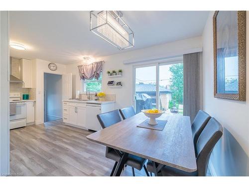 8830 Parliament Avenue, Niagara Falls, ON - Indoor Photo Showing Dining Room