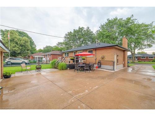 8830 Parliament Avenue, Niagara Falls, ON - Outdoor With Deck Patio Veranda With Exterior