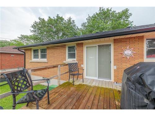 8830 Parliament Avenue, Niagara Falls, ON - Outdoor With Deck Patio Veranda With Exterior