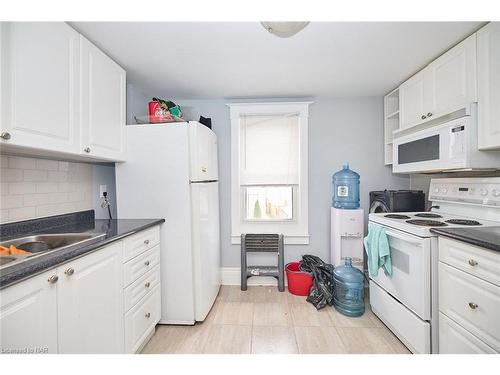 41 Albert Street, Welland, ON - Indoor Photo Showing Kitchen