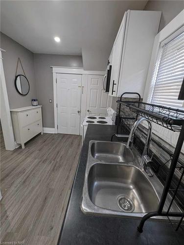 41 Albert Street, Welland, ON - Indoor Photo Showing Kitchen With Double Sink