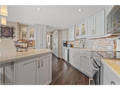 2201-701 Geneva Street, St. Catharines, ON - Indoor Photo Showing Kitchen With Upgraded Kitchen