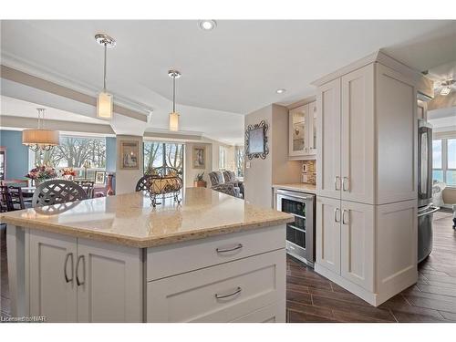 2201-701 Geneva Street, St. Catharines, ON - Indoor Photo Showing Kitchen