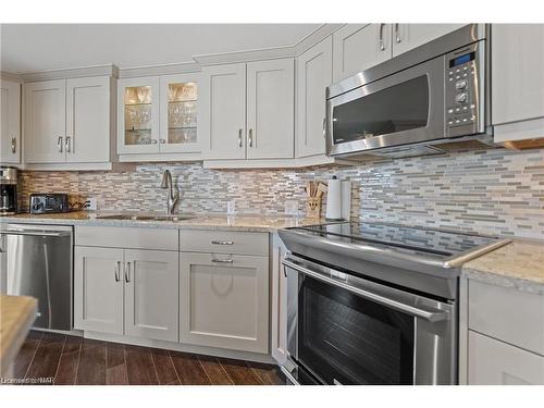 2201-701 Geneva Street, St. Catharines, ON - Indoor Photo Showing Kitchen With Upgraded Kitchen