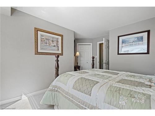 2201-701 Geneva Street, St. Catharines, ON - Indoor Photo Showing Bedroom