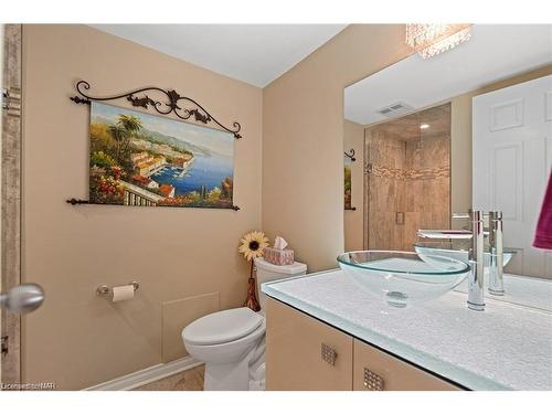 2201-701 Geneva Street, St. Catharines, ON - Indoor Photo Showing Bathroom