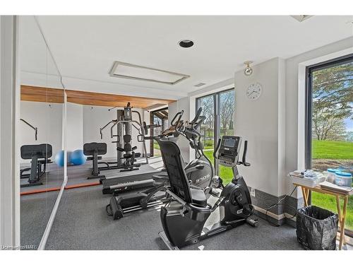 2201-701 Geneva Street, St. Catharines, ON - Indoor Photo Showing Gym Room