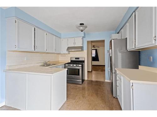 972 Concession Road, Fort Erie, ON - Indoor Photo Showing Kitchen