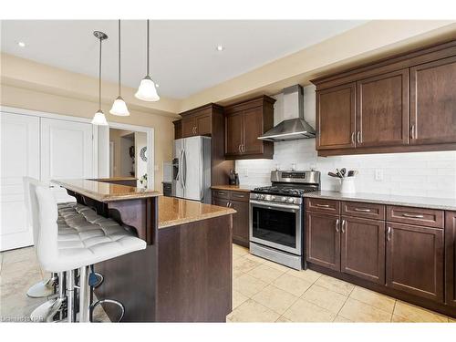 4037 Bush Crescent, Beamsville, ON - Indoor Photo Showing Kitchen