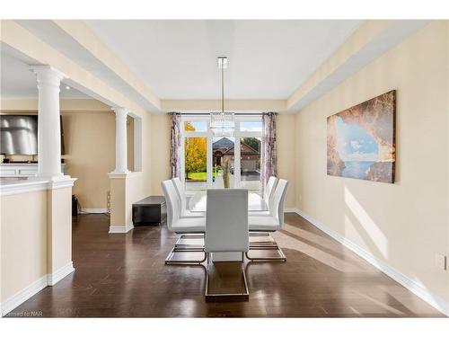 4037 Bush Crescent, Beamsville, ON - Indoor Photo Showing Dining Room