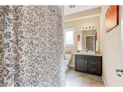 4037 Bush Crescent, Beamsville, ON - Indoor Photo Showing Bathroom