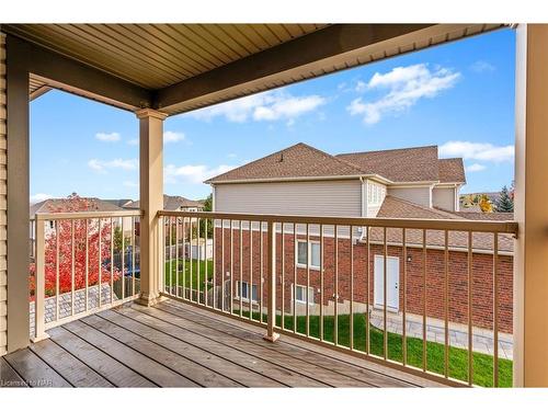 4037 Bush Crescent, Beamsville, ON - Outdoor With Deck Patio Veranda With Exterior