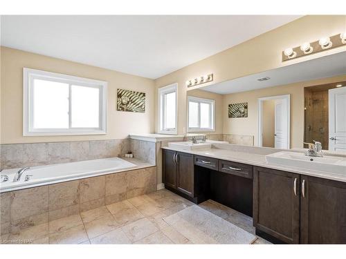 4037 Bush Crescent, Beamsville, ON - Indoor Photo Showing Bathroom