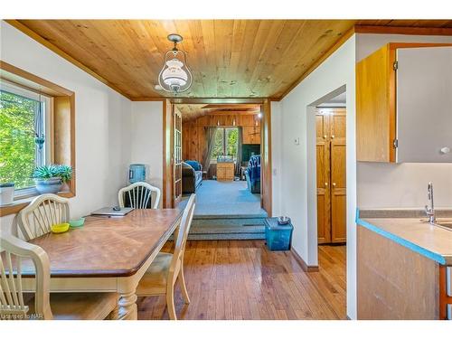 11284 Golf Course Road, Wainfleet, ON - Indoor Photo Showing Dining Room