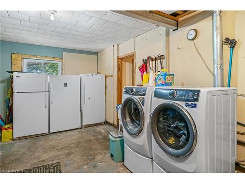 11284 Golf Course Road, Wainfleet, ON - Indoor Photo Showing Laundry Room