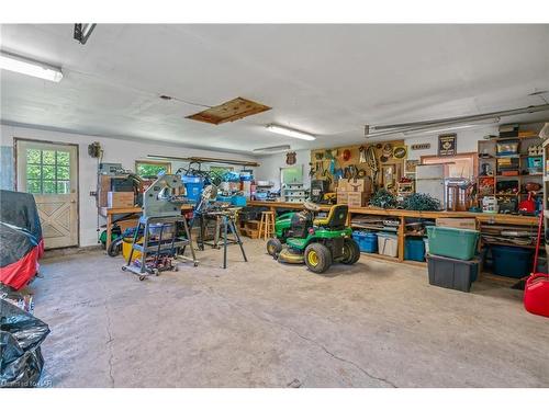 11284 Golf Course Road, Wainfleet, ON - Indoor Photo Showing Garage