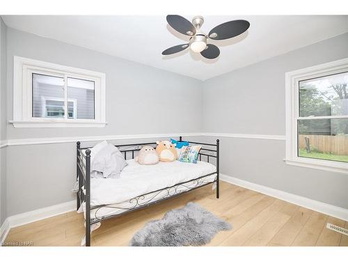 12 Cliff Road, St. Catharines, ON - Indoor Photo Showing Bedroom