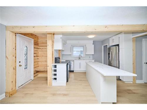 12 Cliff Road, St. Catharines, ON - Indoor Photo Showing Kitchen With Upgraded Kitchen