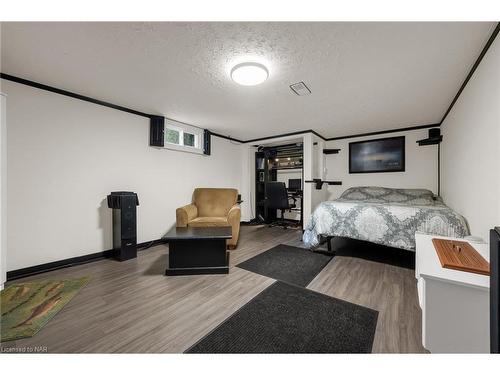 508A Niagara Street, St. Catharines, ON - Indoor Photo Showing Bedroom