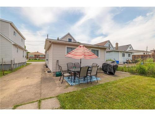 98 Sullivan Avenue, Thorold, ON - Outdoor With Exterior