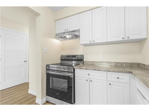 30-286 Cushman Road, St. Catharines, ON - Indoor Photo Showing Kitchen