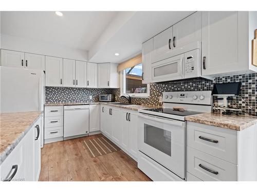 1 Joanna Drive, St. Catharines, ON - Indoor Photo Showing Kitchen