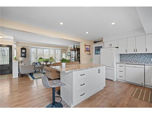 1 Joanna Drive, St. Catharines, ON - Indoor Photo Showing Kitchen